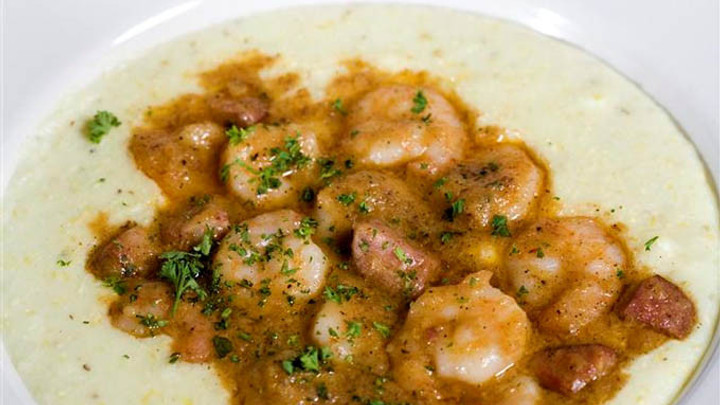 Dish of shrimp and grits with gravy