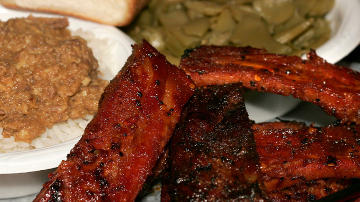 Barbecued ribs, hash over rice, green beans
