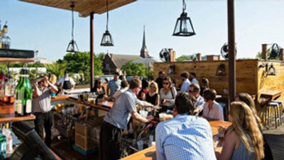 Charleston Nightlife: Enjoy a Cocktail From a Rooftop Bar, Sing Along With a Local Band or Seek a Thrill in a Late-night Cemetery Tour