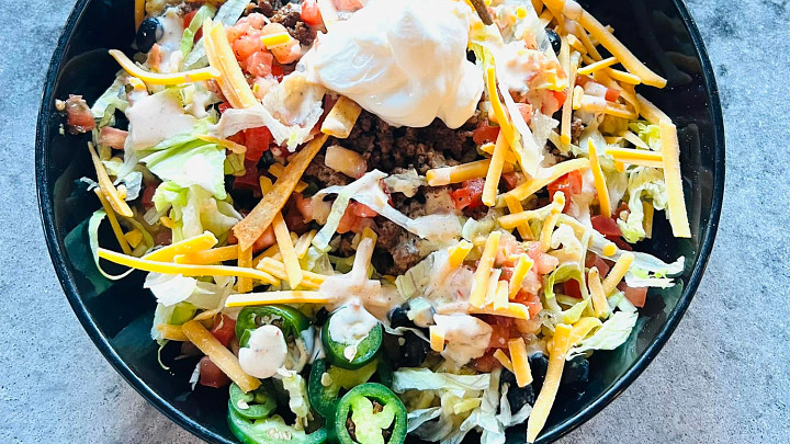 Taco salad bowl