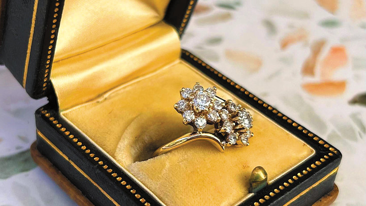 vintage ring in gold and black ring box