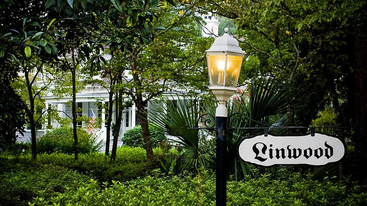 Linwood Inn & Gardens